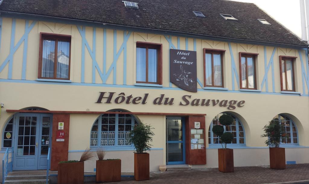 Logis Hotel & Restaurant Du Sauvage La Ferté-Gaucher Exterior foto